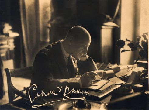 Corso sulla vita, la poetica e le opere di Gabriele D'Annunzio: